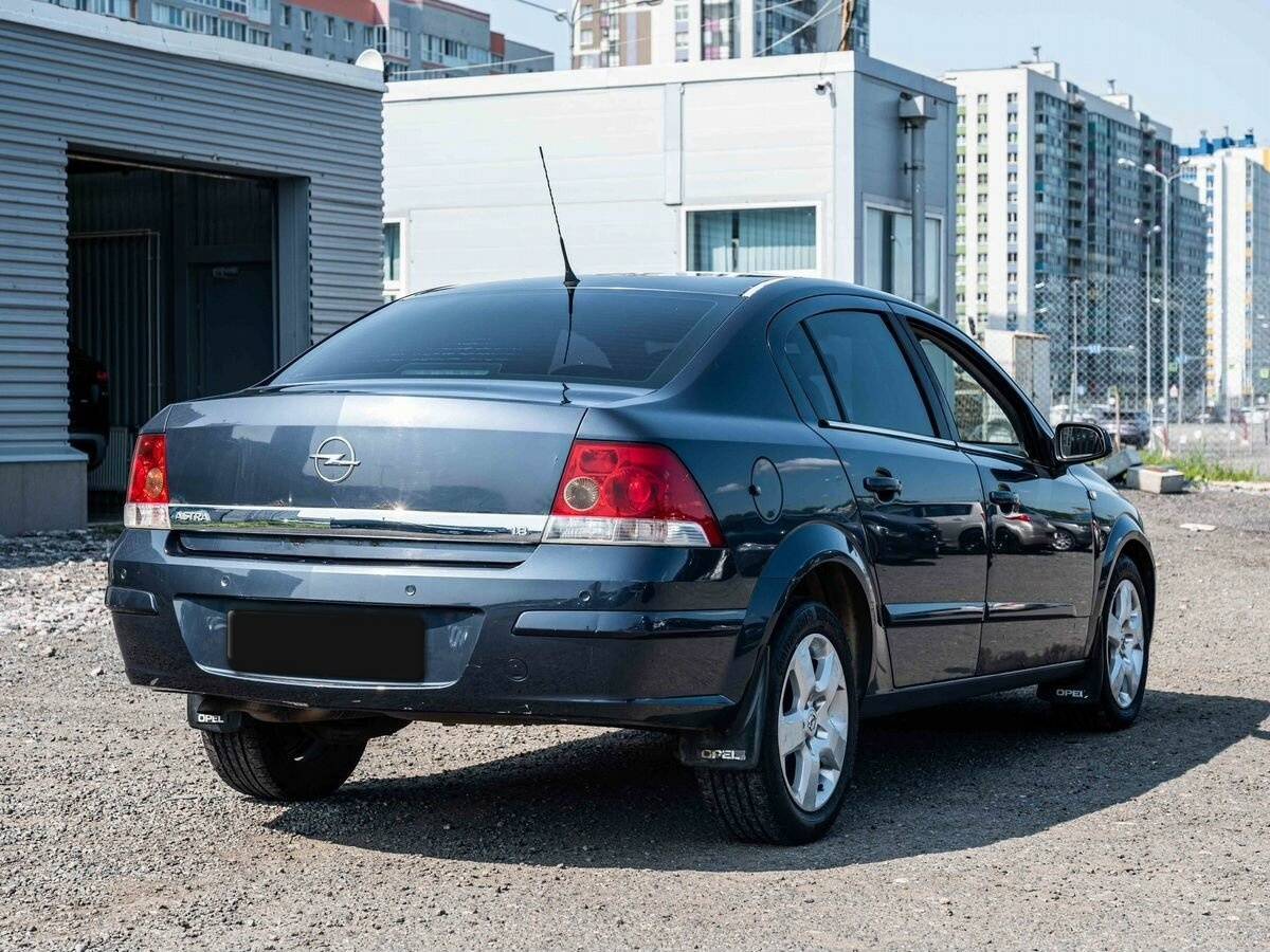 Opel Astra с пробегом — 2008 год. Фото: #5