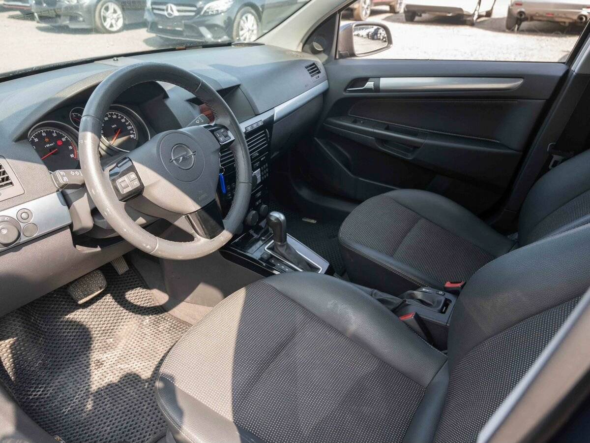Opel Astra с пробегом — 2008 год. Фото: #7