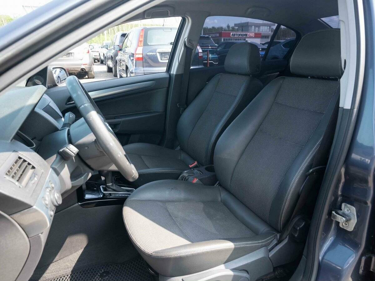 Opel Astra с пробегом — 2008 год. Фото: #8