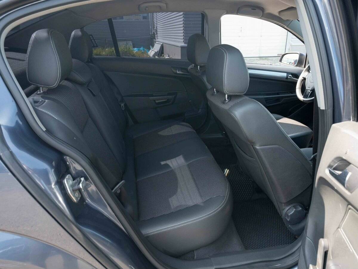 Opel Astra с пробегом — 2008 год. Фото: #10