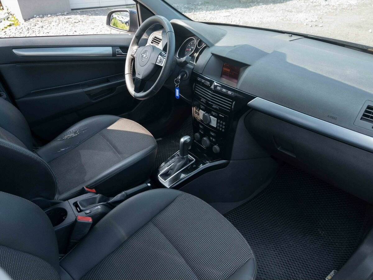 Opel Astra с пробегом — 2008 год. Фото: #11