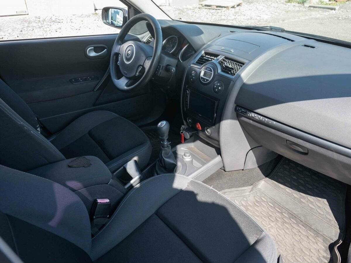 Renault Megane с пробегом — 2008 год. Фото: #11
