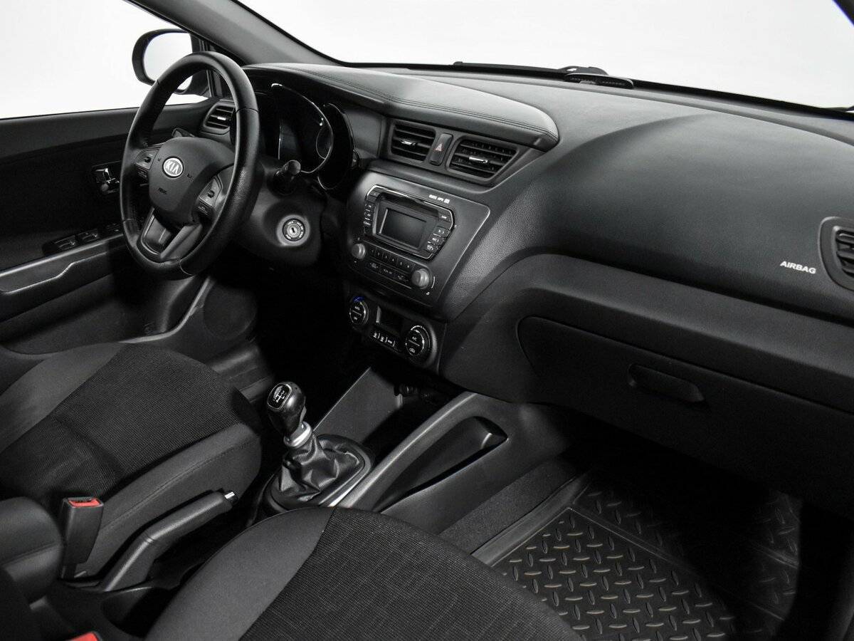 Kia Rio с пробегом — 2011 год. Фото: #11