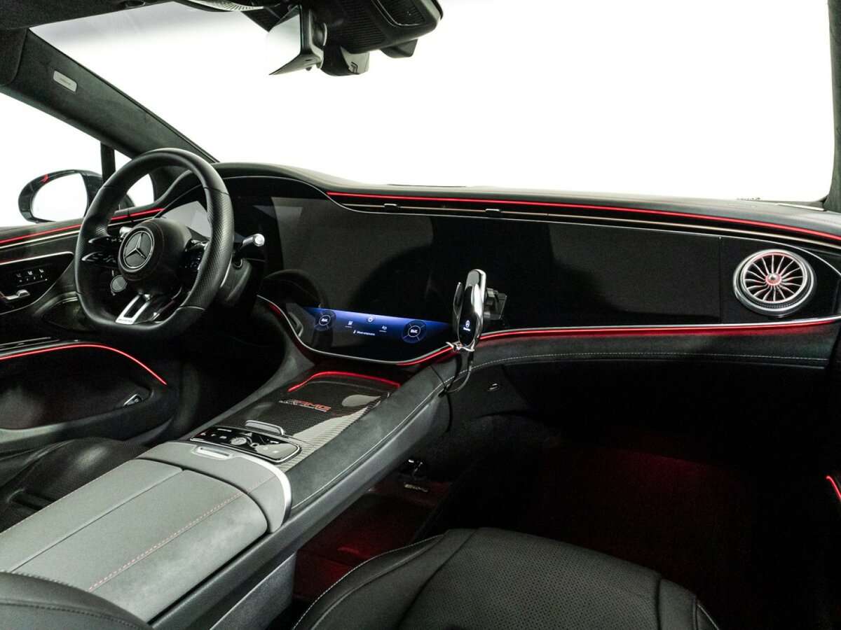 Mercedes-Benz EQS AMG с пробегом — 2022 год. Фото: #8