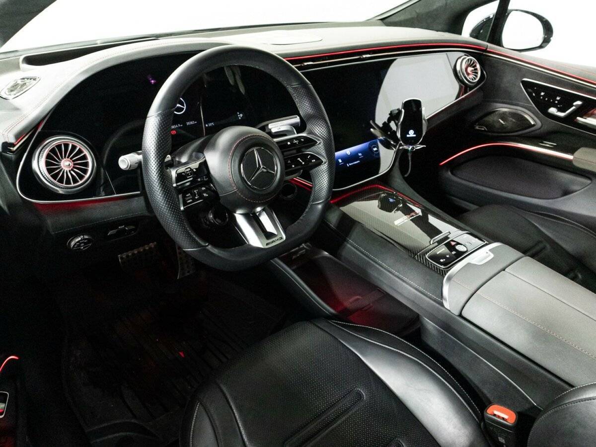 Mercedes-Benz EQS AMG с пробегом — 2022 год. Фото: #10