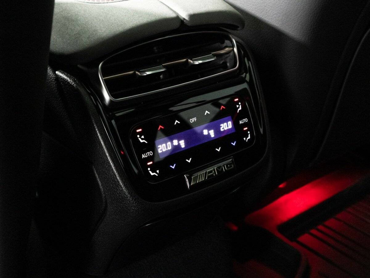 Mercedes-Benz EQS AMG с пробегом — 2022 год. Фото: #32