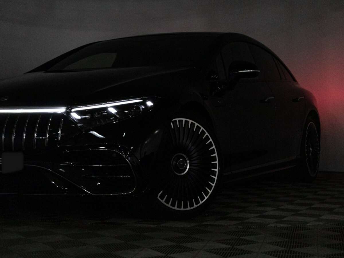 Mercedes-Benz EQS AMG с пробегом — 2022 год. Фото: #33