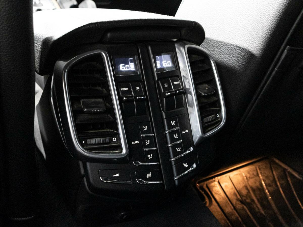 Porsche Cayenne с пробегом — 2011 год. Фото: #15