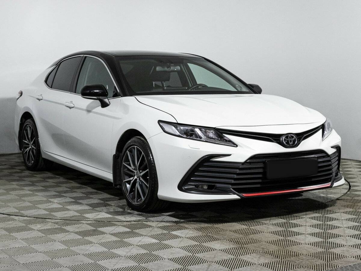 Toyota Camry с пробегом — 2021 год. Фото: #2