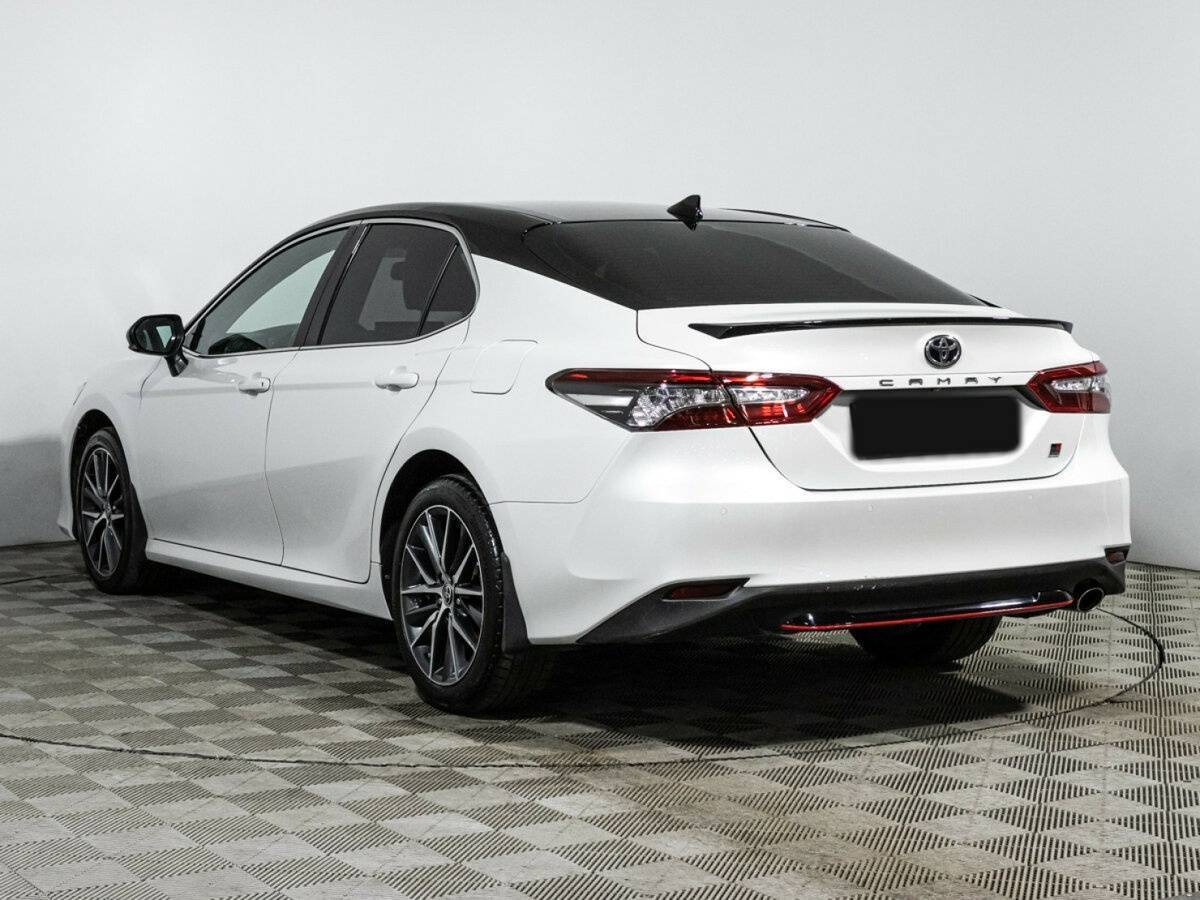 Toyota Camry с пробегом — 2021 год. Фото: #6