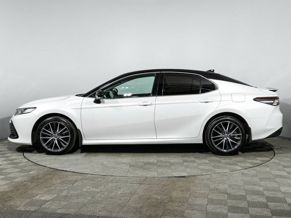 Toyota Camry с пробегом — 2021 год. Фото: #7