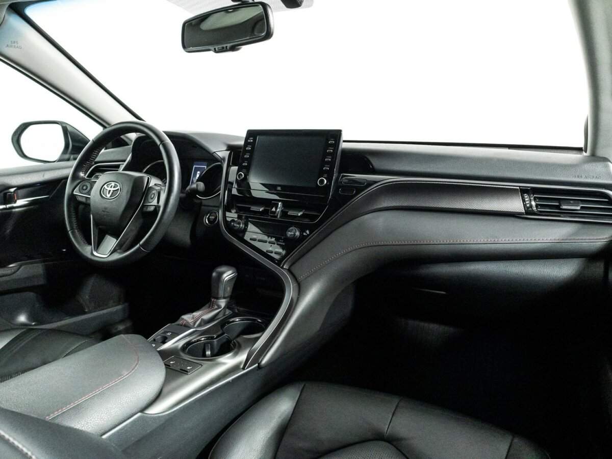 Toyota Camry с пробегом — 2021 год. Фото: #8