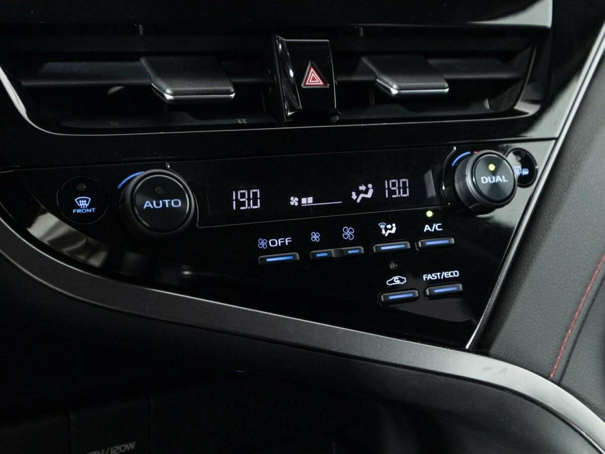 Toyota Camry с пробегом — 2021 год. Фото: #14