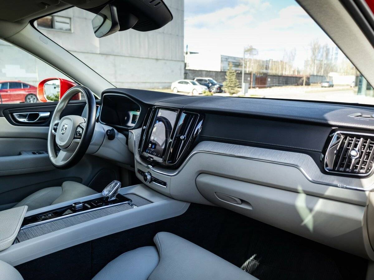 Volvo XC60 с пробегом — 2021 год. Фото: #14
