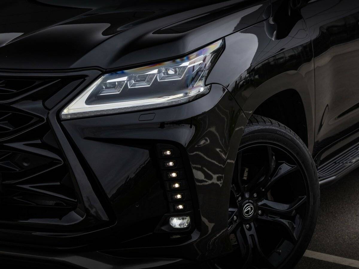 Lexus LX с пробегом — 2018 год. Фото: #2