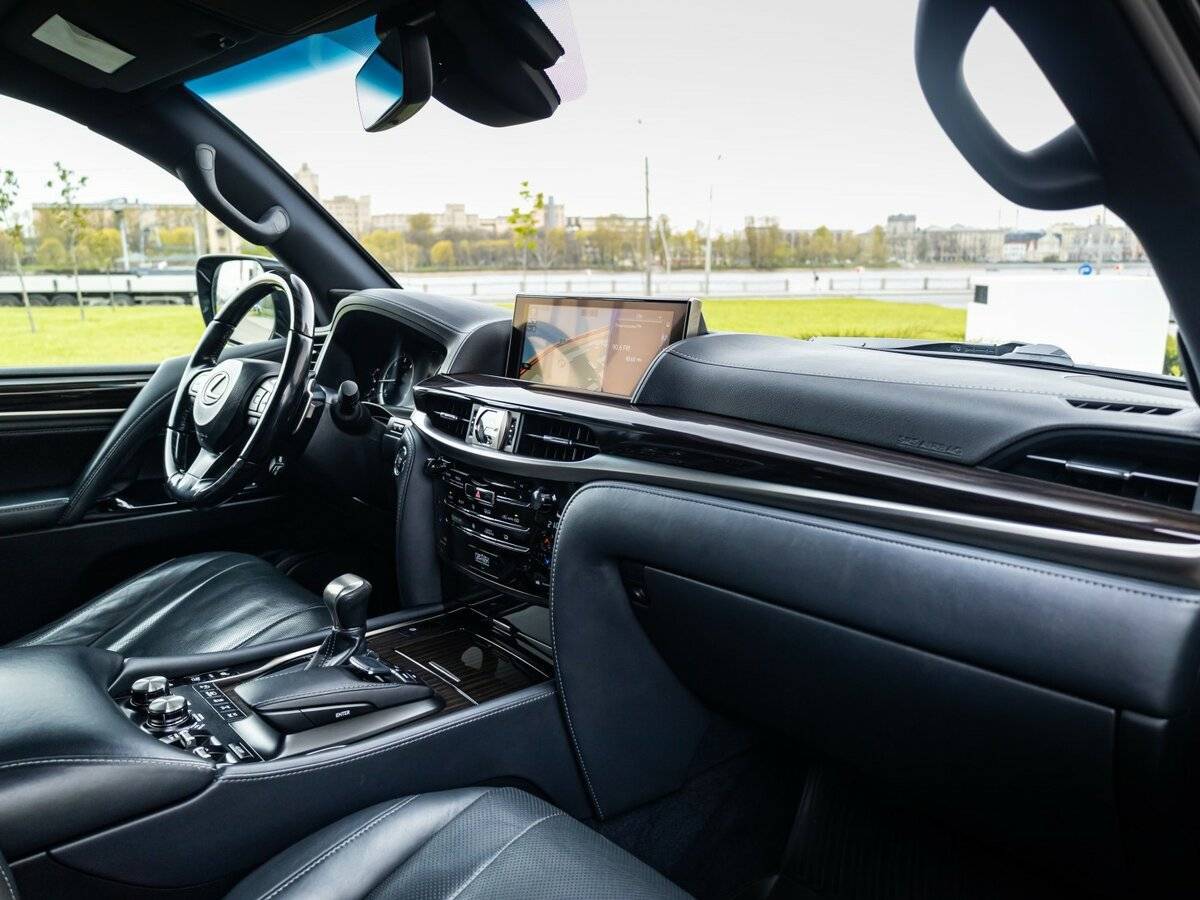 Lexus LX с пробегом — 2018 год. Фото: #10