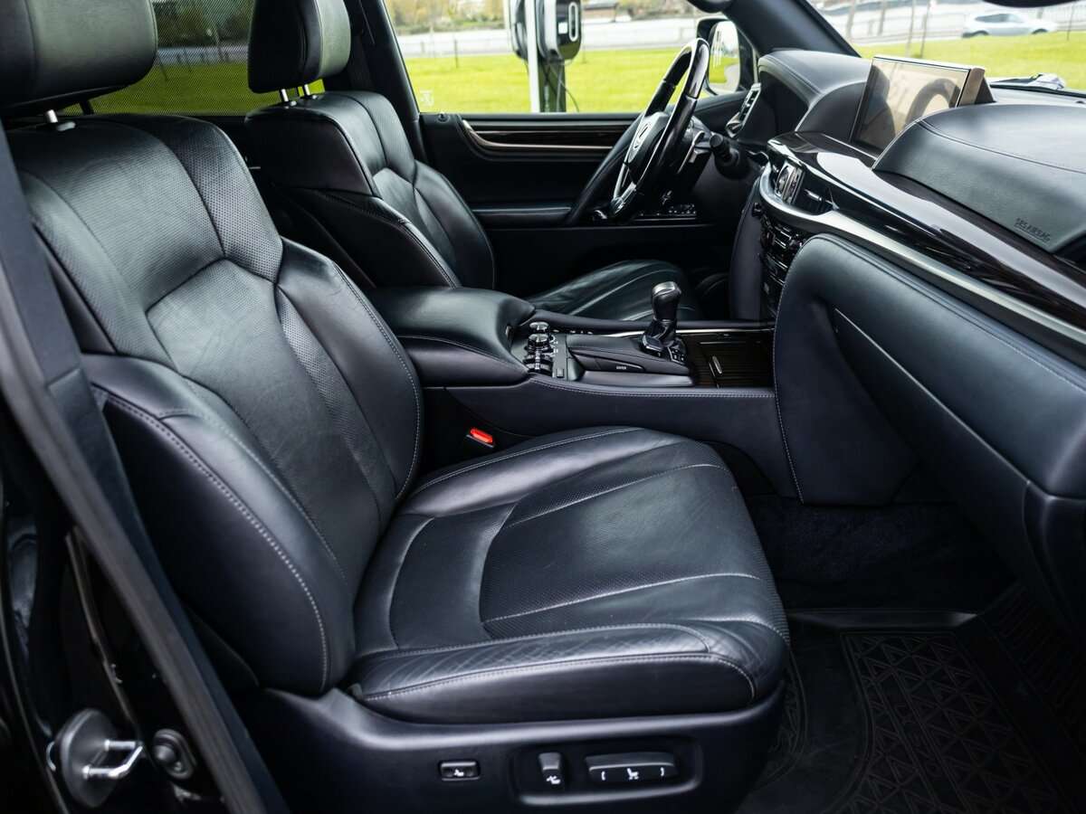 Lexus LX с пробегом — 2018 год. Фото: #11