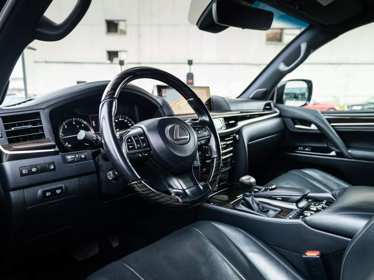 Lexus LX с пробегом — 2018 год. Фото: #13