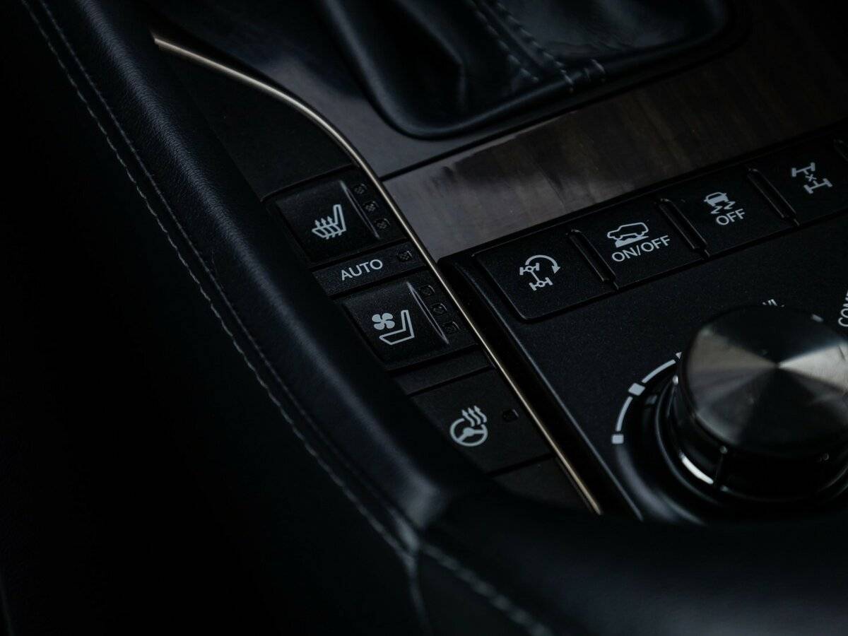 Lexus LX с пробегом — 2018 год. Фото: #22