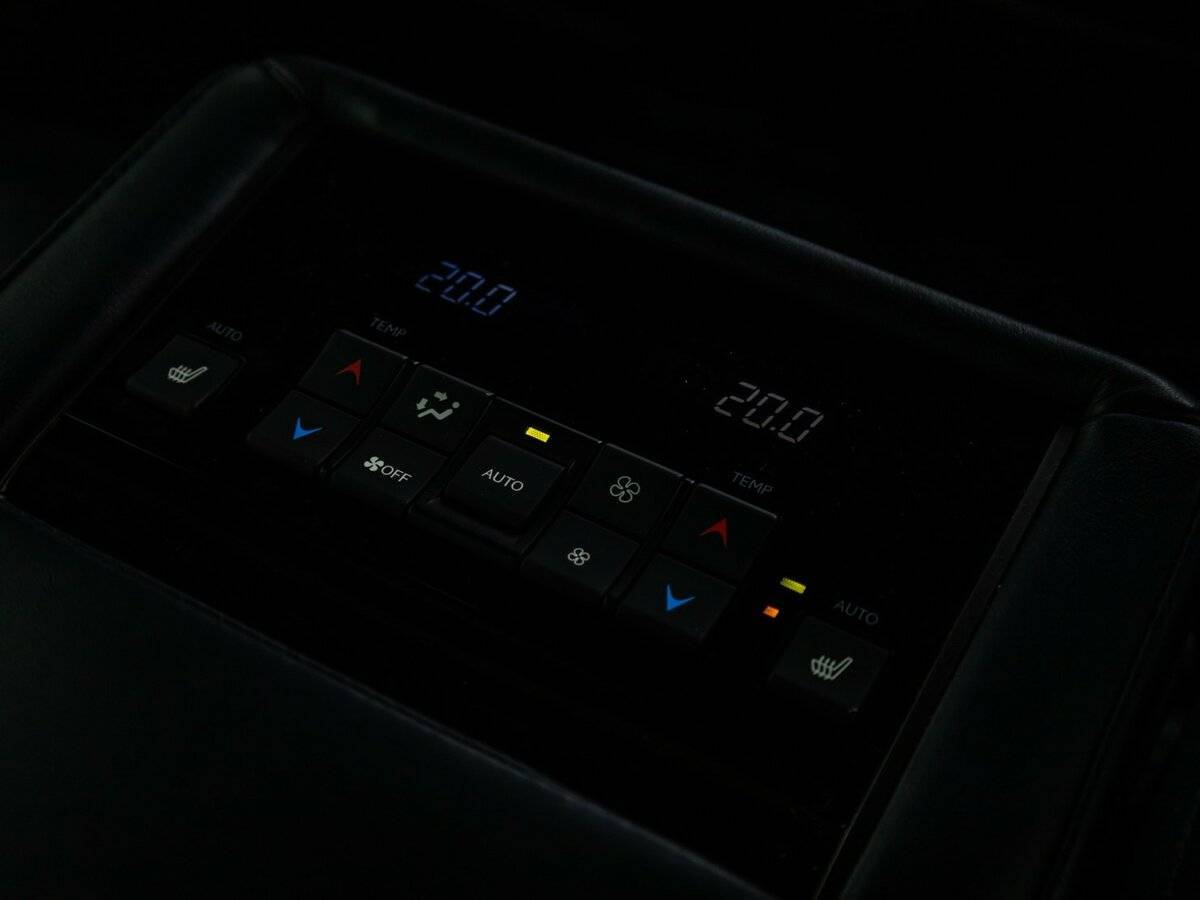 Lexus LX с пробегом — 2018 год. Фото: #27