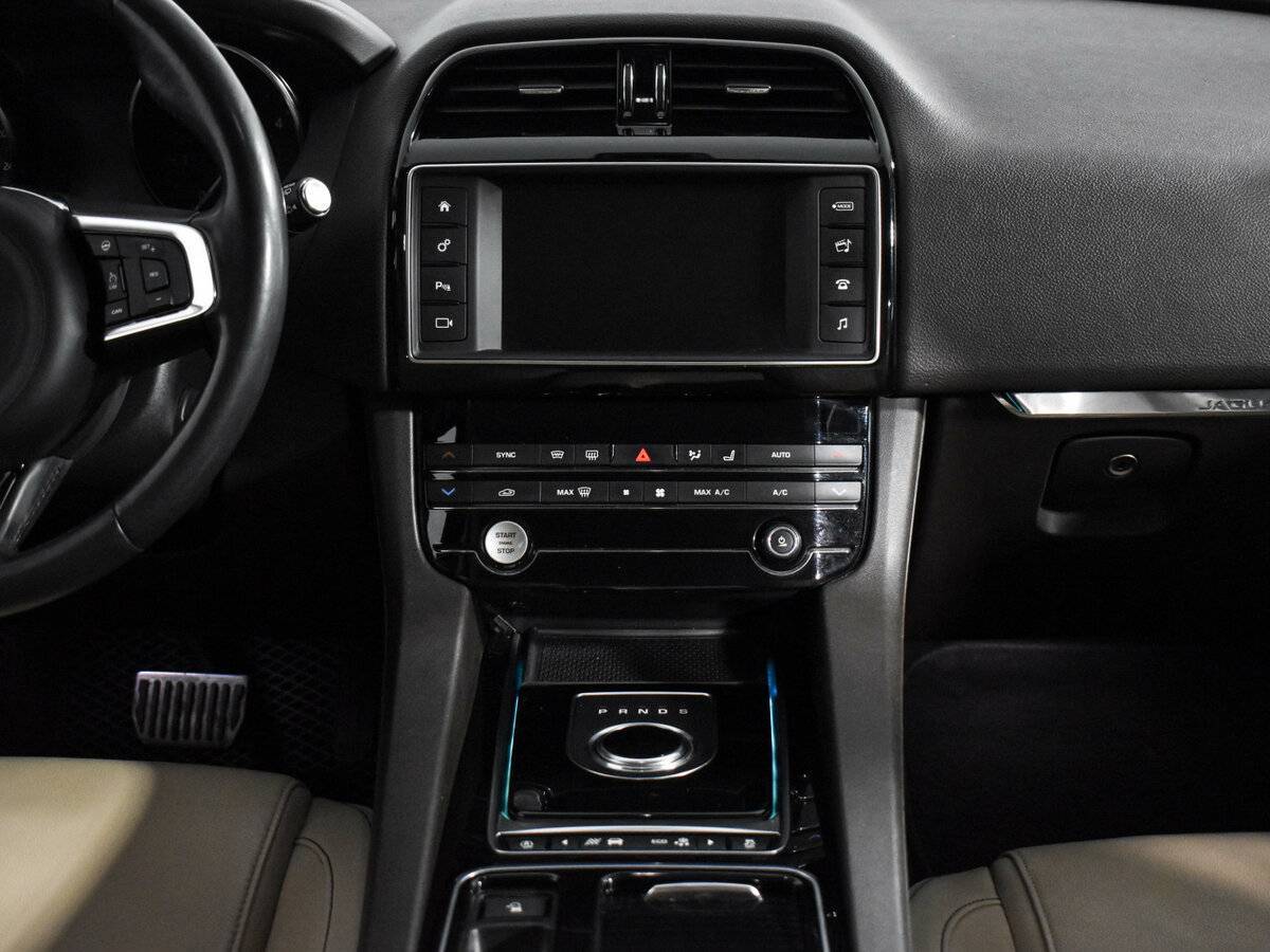 Jaguar F-Pace с пробегом — 2018 год. Фото: #11