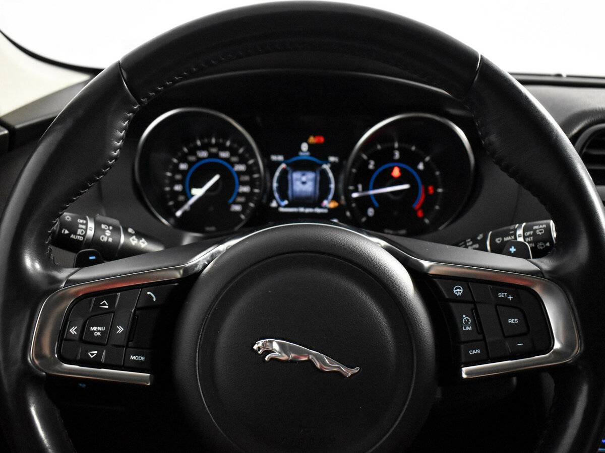 Jaguar F-Pace с пробегом — 2018 год. Фото: #16