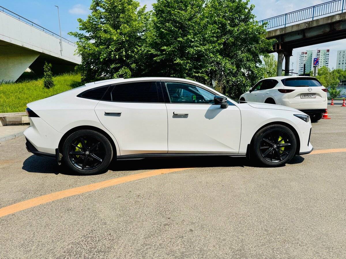 Changan UNI-V с пробегом — 2023 год. Фото: #1