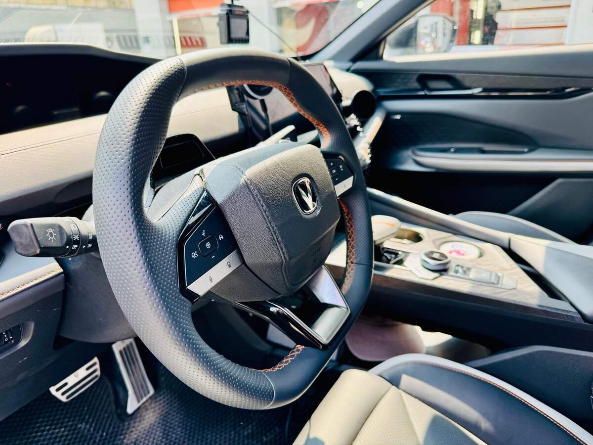 Changan UNI-V с пробегом — 2023 год. Фото: #12