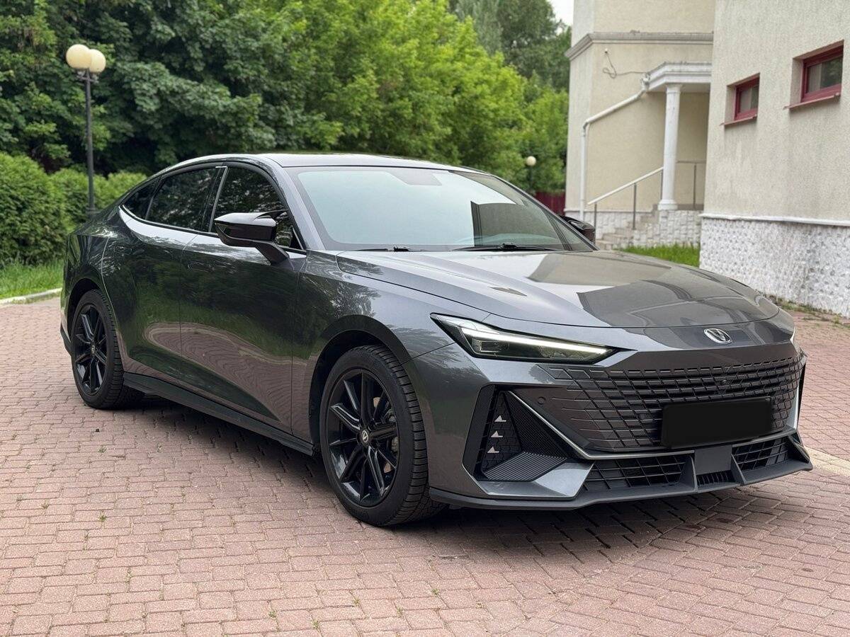 Changan UNI-V с пробегом — 2022 год. Фото: #2