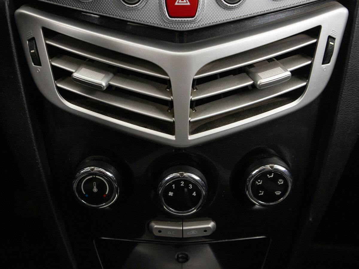 FAW Oley с пробегом — 2014 год. Фото: #14