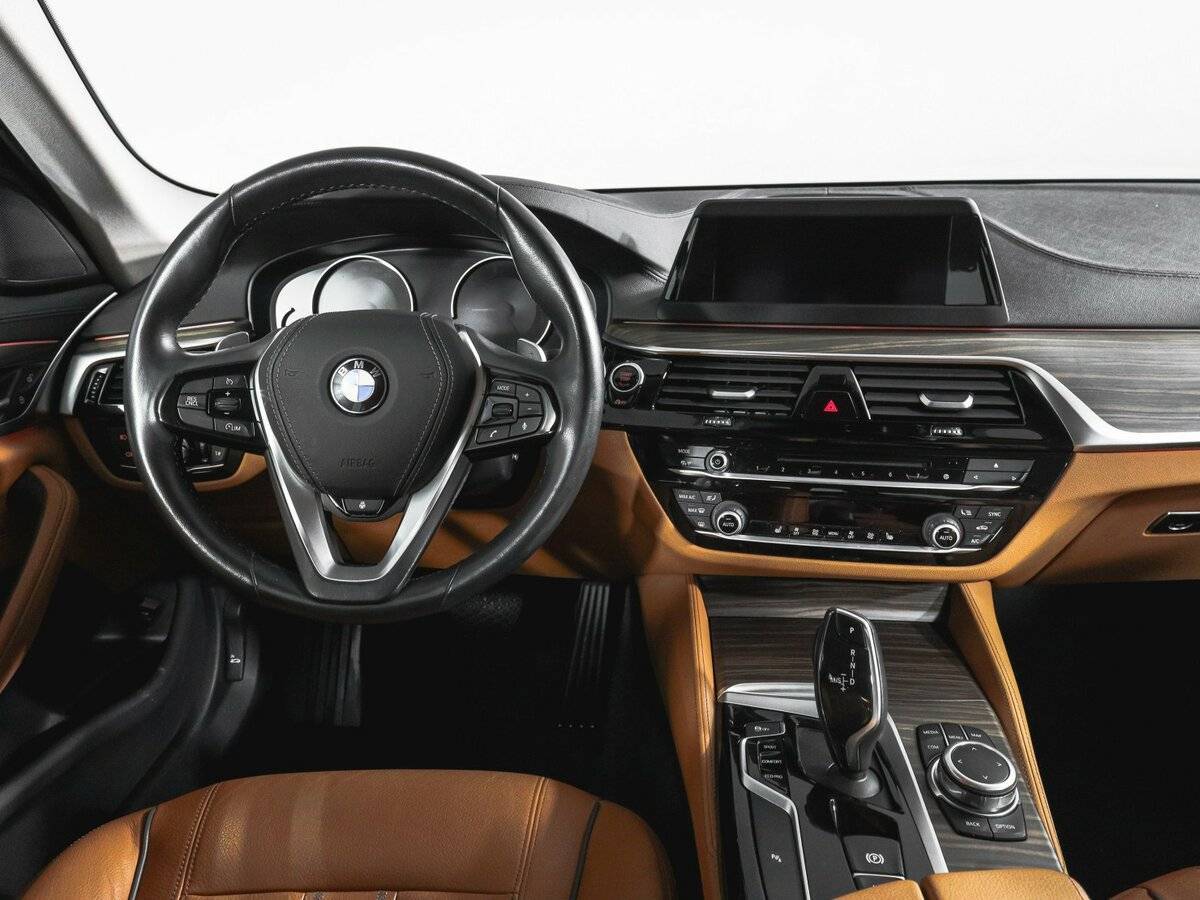 BMW 5 серии с пробегом — 2018 год. Фото: #11