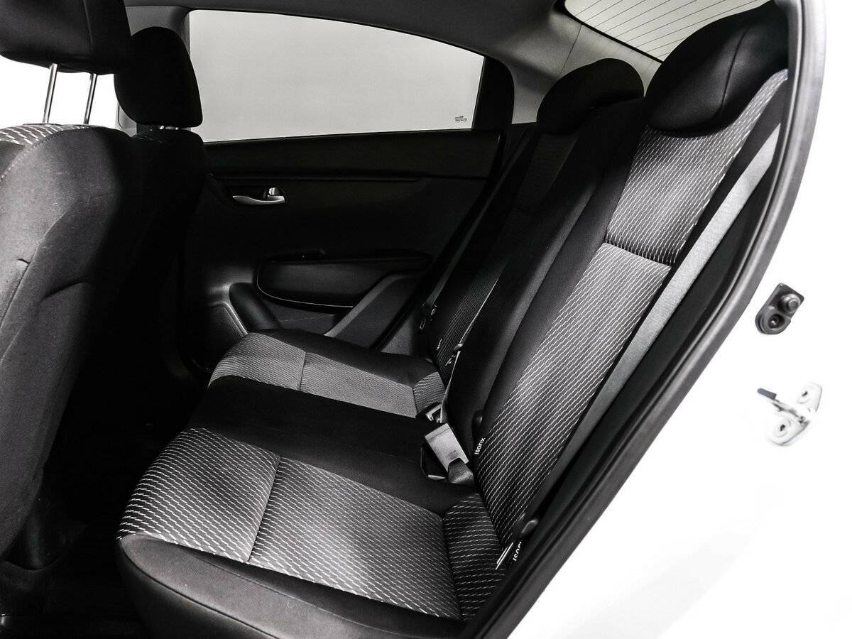 Kia Rio с пробегом — 2018 год. Фото: #11