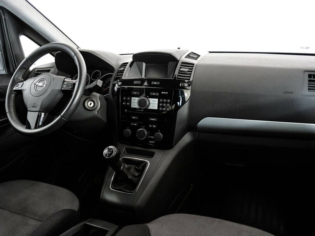 Opel Zafira с пробегом — 2011 год. Фото: #6