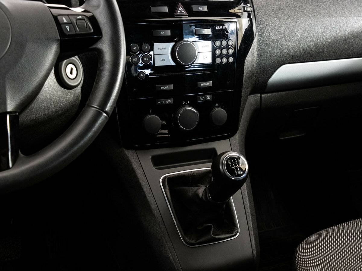 Opel Zafira с пробегом — 2011 год. Фото: #8