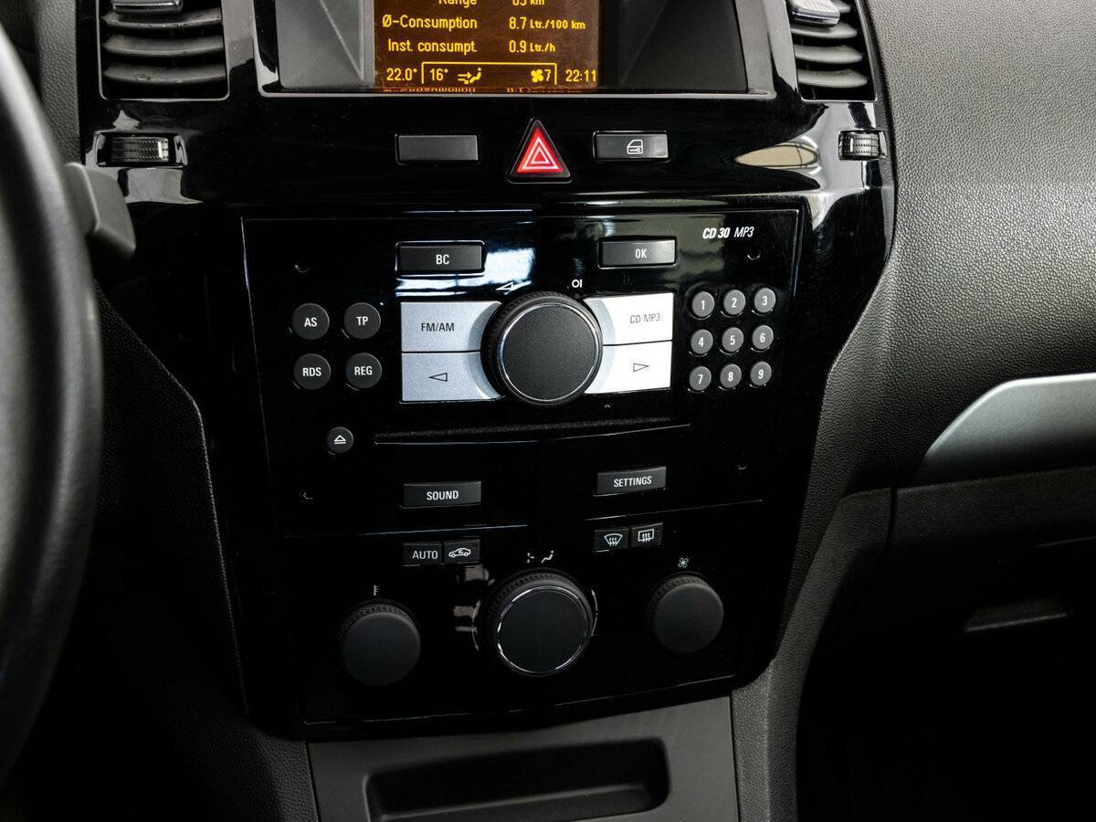 Opel Zafira с пробегом — 2011 год. Фото: #9