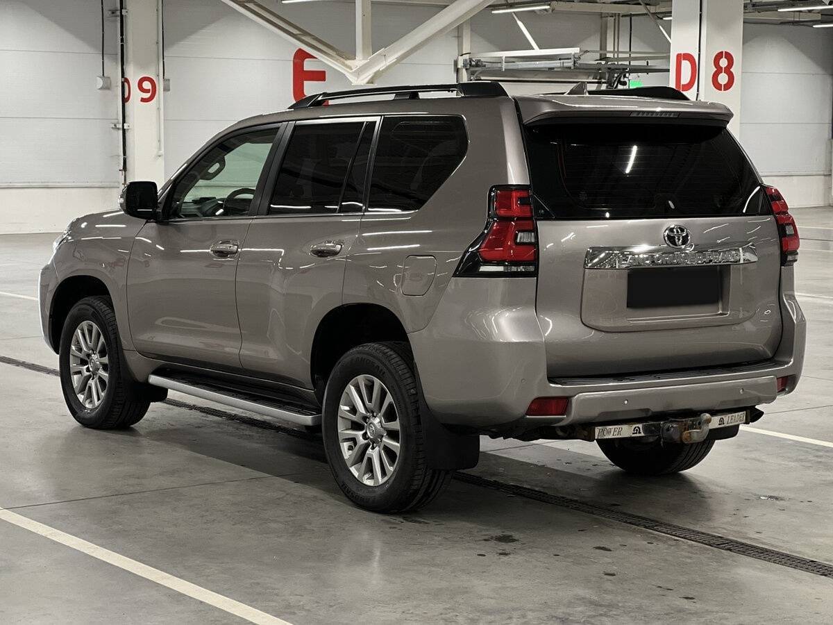 Toyota Land Cruiser Prado с пробегом — 2017 год. Фото: #6