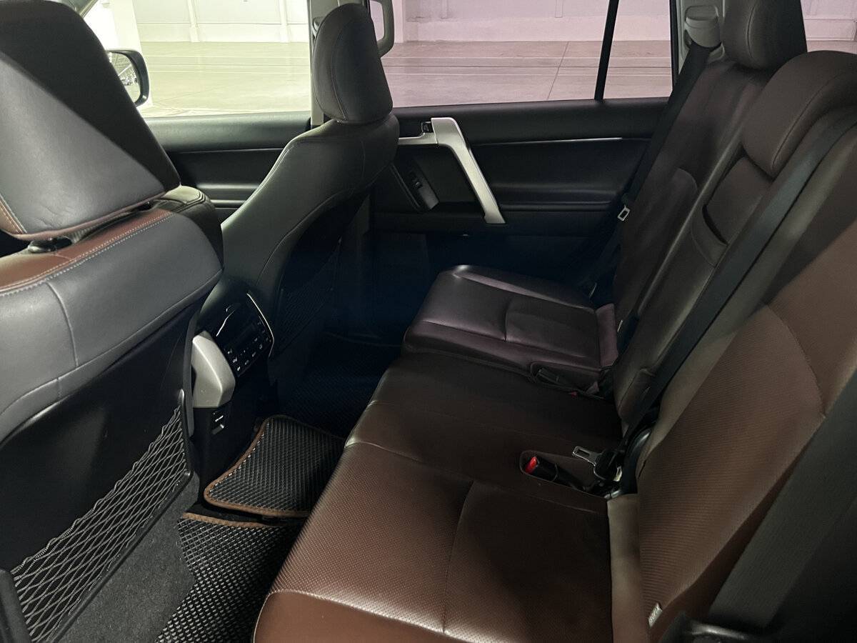 Toyota Land Cruiser Prado с пробегом — 2017 год. Фото: #11