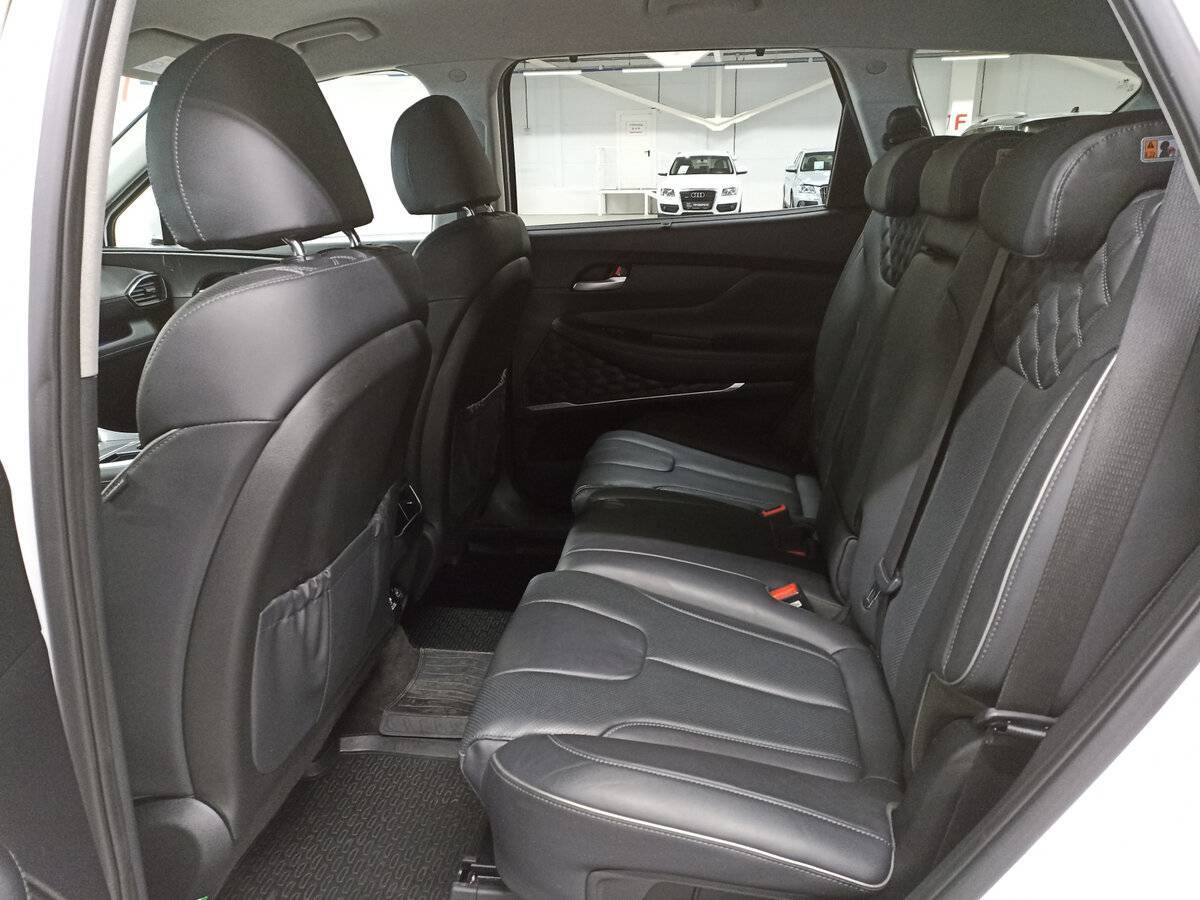 Hyundai Santa Fe с пробегом — 2021 год. Фото: #11