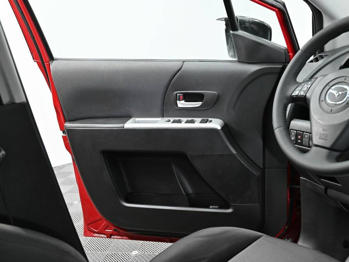 Mazda 5 с пробегом — 2007 год. Фото: #5