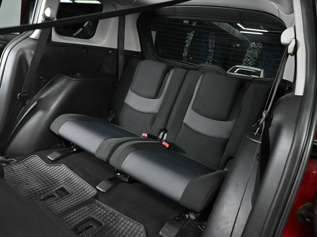 Mazda 5 с пробегом — 2007 год. Фото: #11