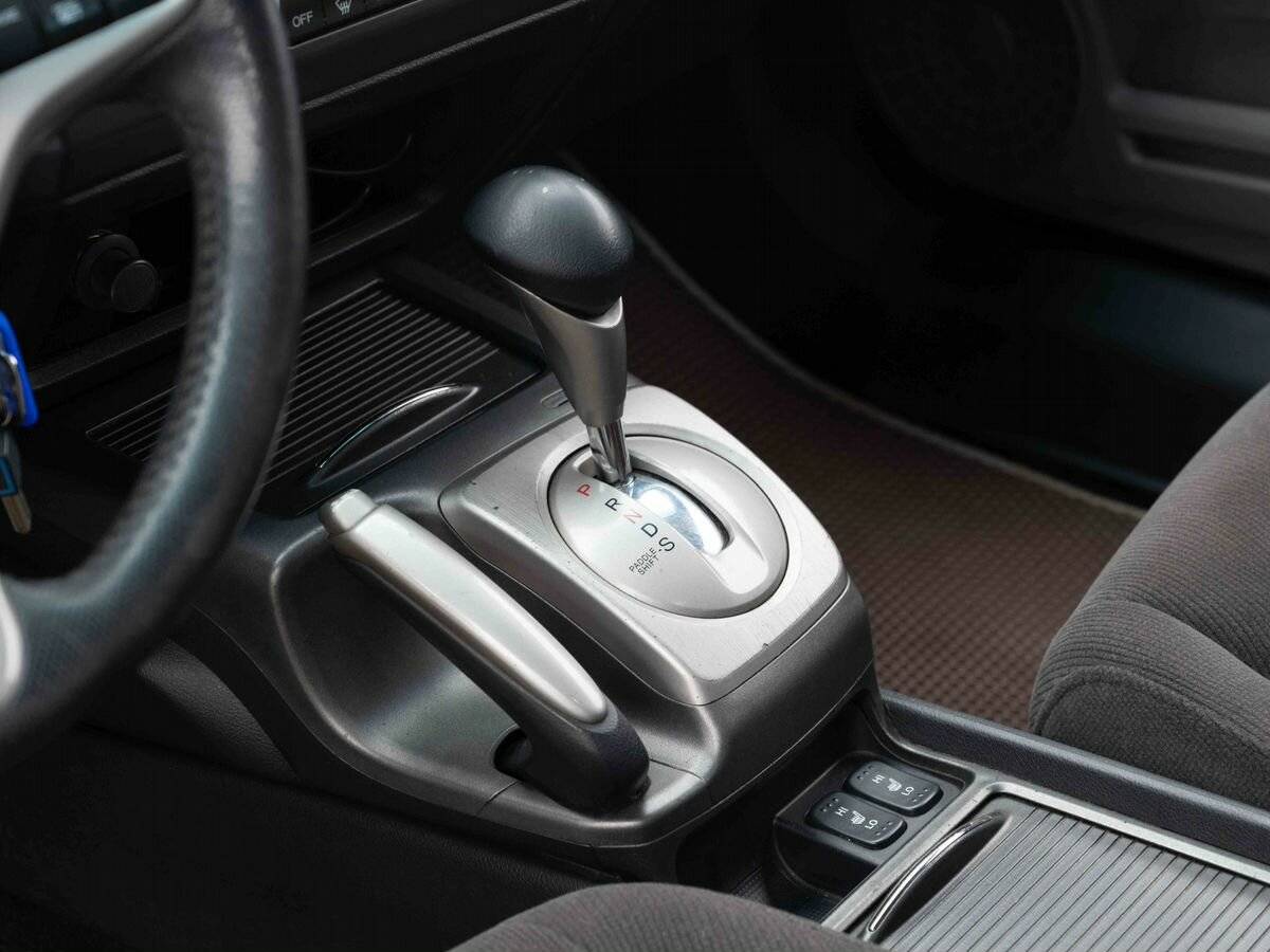 Honda Civic с пробегом — 2006 год. Фото: #16