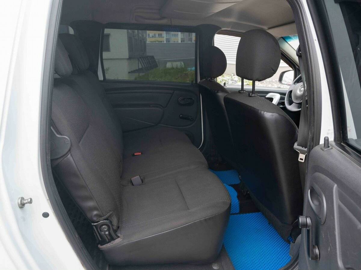 Lada (ВАЗ) Largus с пробегом — 2013 год. Фото: #9