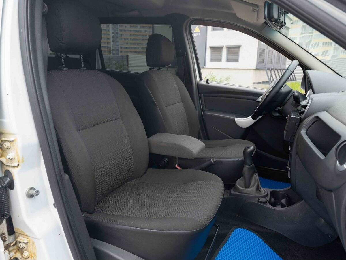 Lada (ВАЗ) Largus с пробегом — 2013 год. Фото: #11