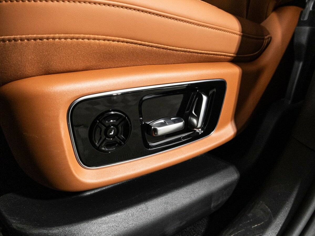 LiXiang L9 с пробегом — 2023 год. Фото: #30