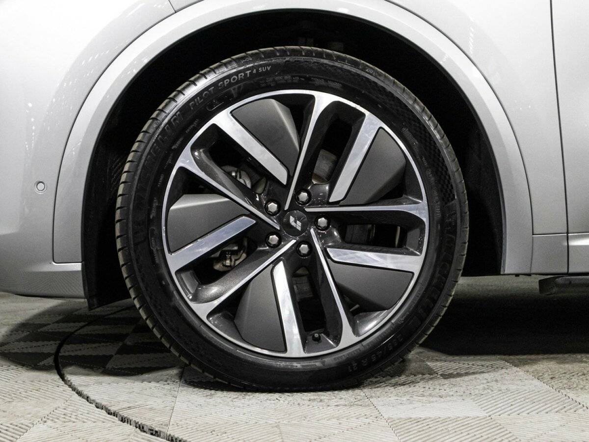 LiXiang L9 с пробегом — 2023 год. Фото: #34