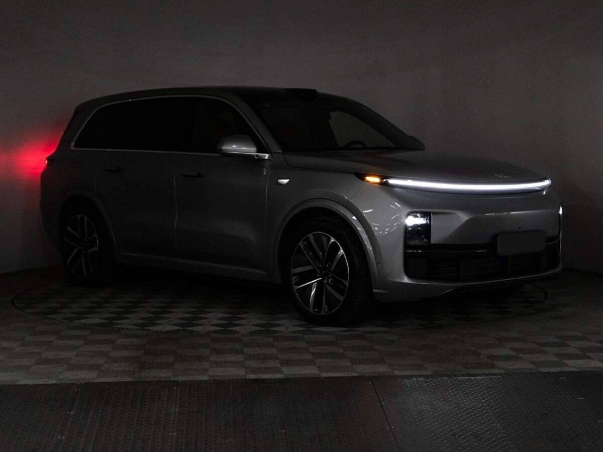 LiXiang L9 с пробегом — 2023 год. Фото: #35