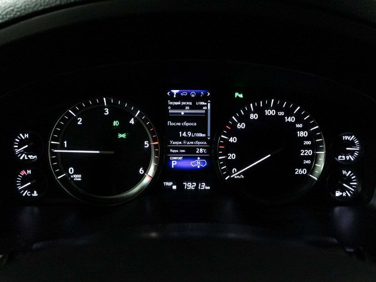 Lexus LX с пробегом — 2016 год. Фото: #9