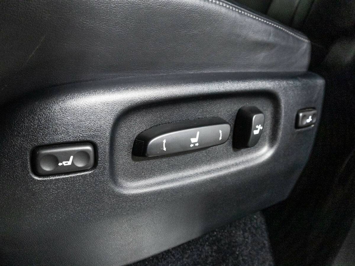 Lexus LX с пробегом — 2016 год. Фото: #15