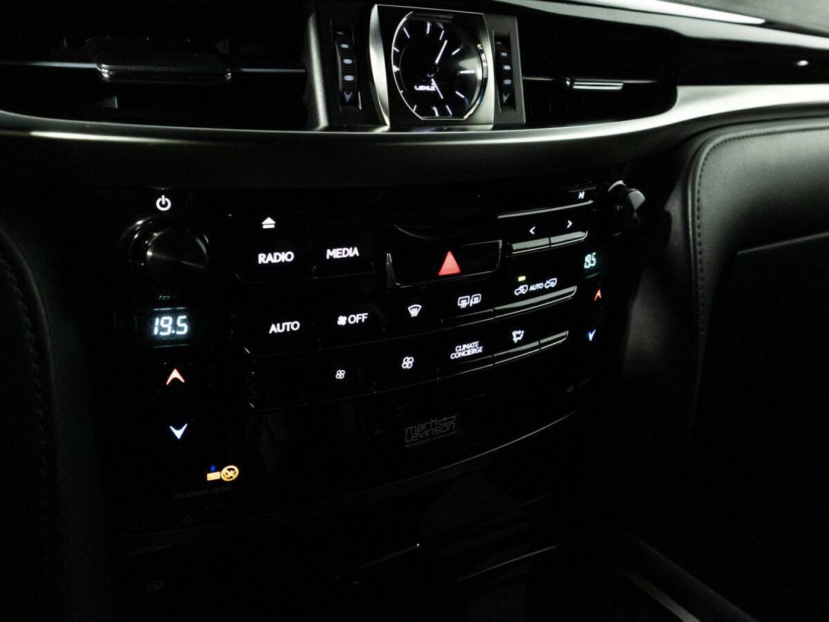 Lexus LX с пробегом — 2016 год. Фото: #21