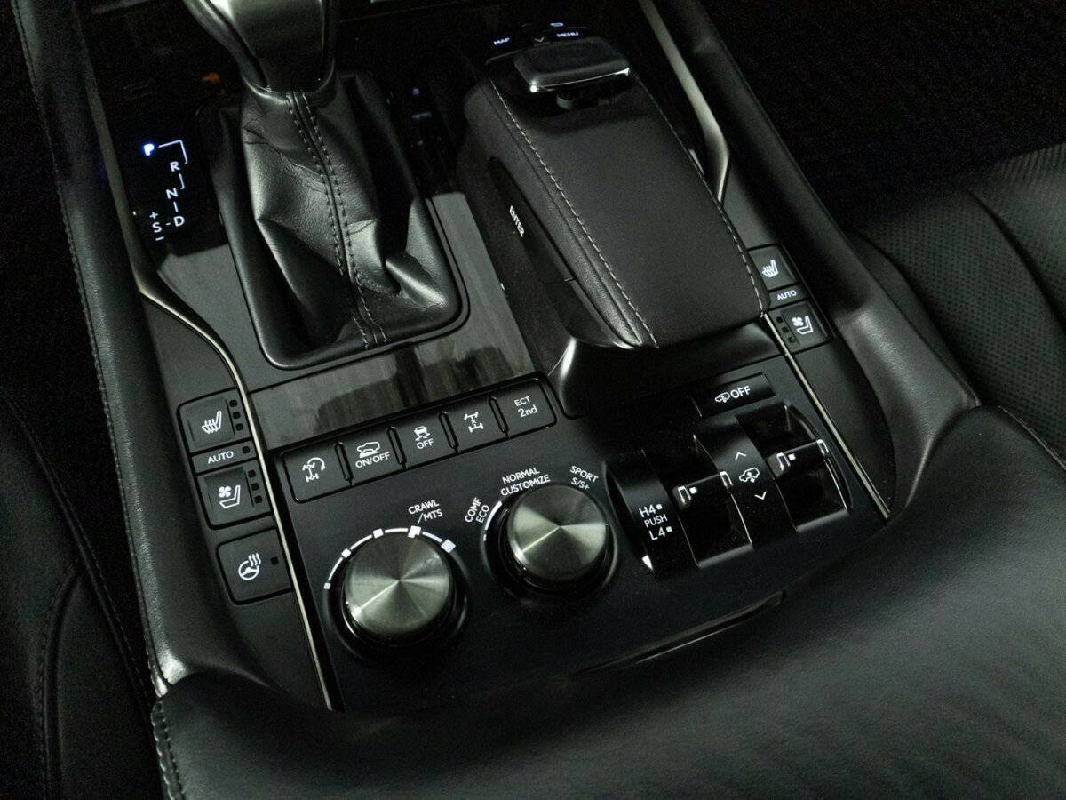 Lexus LX с пробегом — 2016 год. Фото: #23